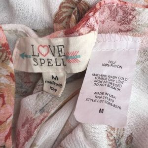 LOVE SPELL Tops - 🌺🌺🌺BEAUTIFUL ROSE PRINT TOP LOVE SPELL Tops - 🌺🌺🌺BEAUTIFUL ROSE PRINT TOP